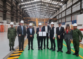 AMLO firma contrato por la compra de trenes y vagones para el Tren Maya