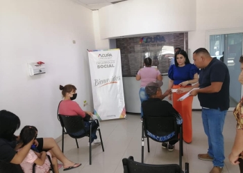 Programas Sociales beneficia a 3,300 familias