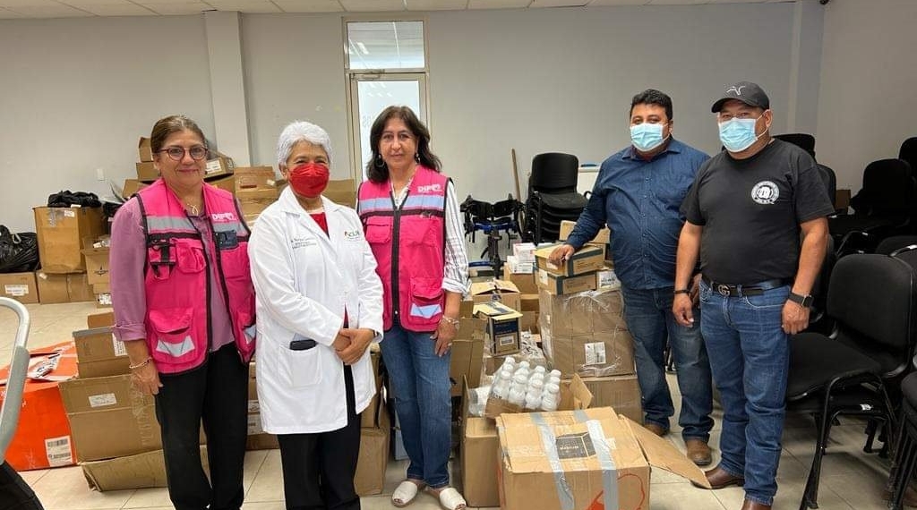 Clínica “La Esperanza” recibe equipo y medicamentos