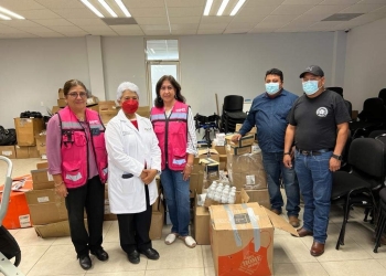 Clínica “La Esperanza”  recibe equipo y medicamentos