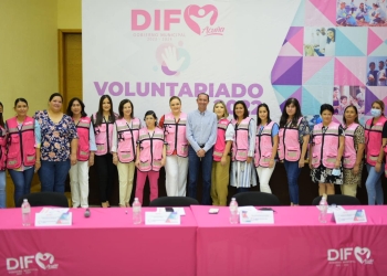 Rinde protesta el voluntariado DIF Acuña 2022-2024