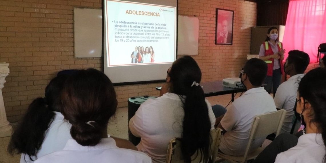 Imparten pláticas de prevención de embarazo en adolescentes