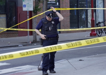 Tiroteo en plena calle de Filadelfia deja 3 muertos y 11 heridos