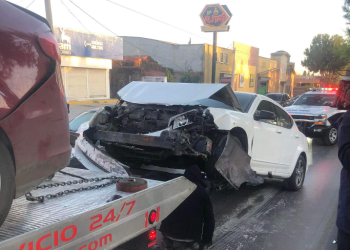 Borracho choca, lesiona gente ¿y la autoridad sin hacer nada?