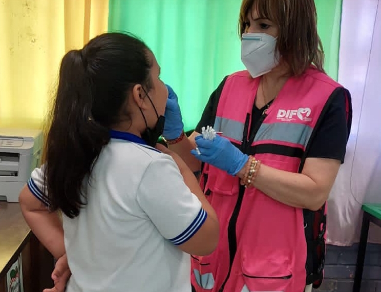 Visitan escuelas con programa “DIF Cuida tu salud”