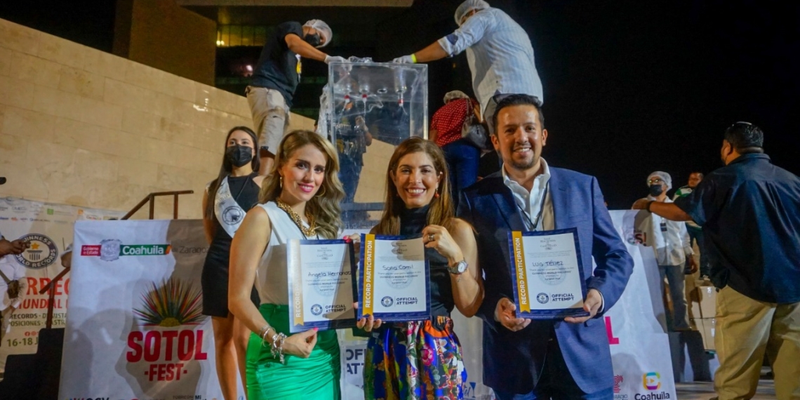 Logra Coahuila Récord Mundial Guinness con shot de sotol