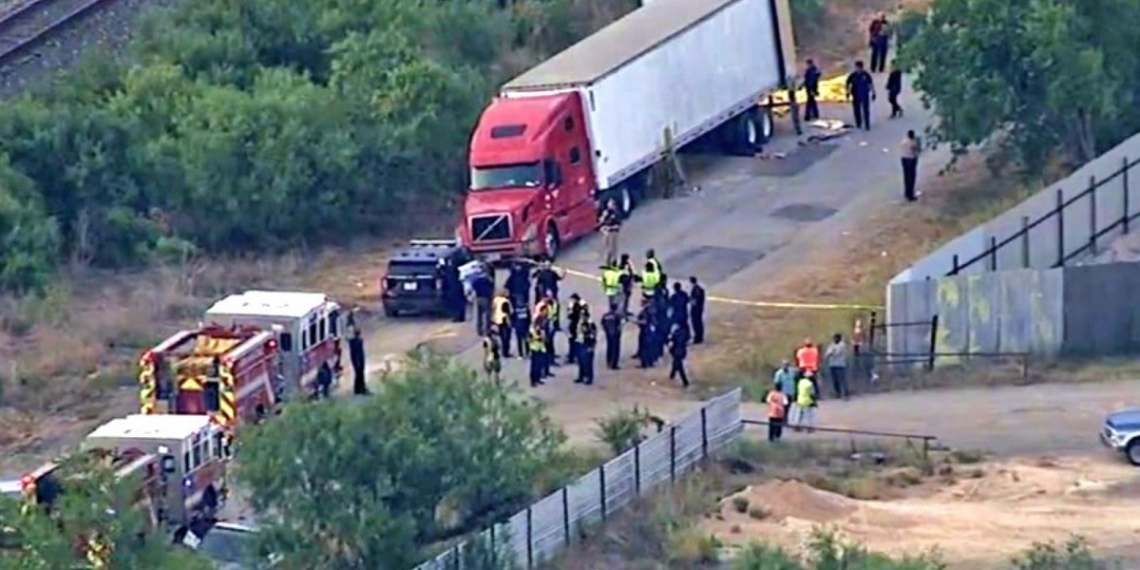 Sobreviviente del tráiler en Texas dijo a su familia que se escondía en una casa