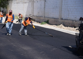 Trabajos de carpeta asfáltica en la 5 de mayo