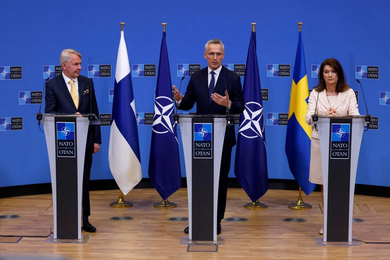La OTAN firma la adhesión de Suecia y Finlandia