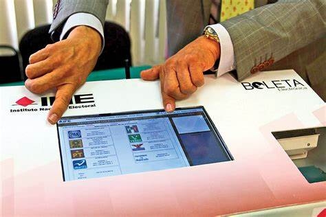 Partidos tendrían que postular al menos una mujer: INE