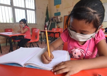 Cumplen la orden, nadie reprueba en primaria y secundaria