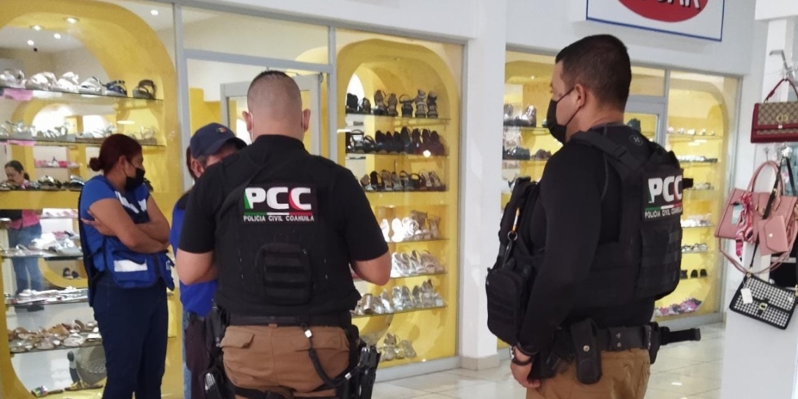 Sujeto intenta golpear a guardia de plaza comercial