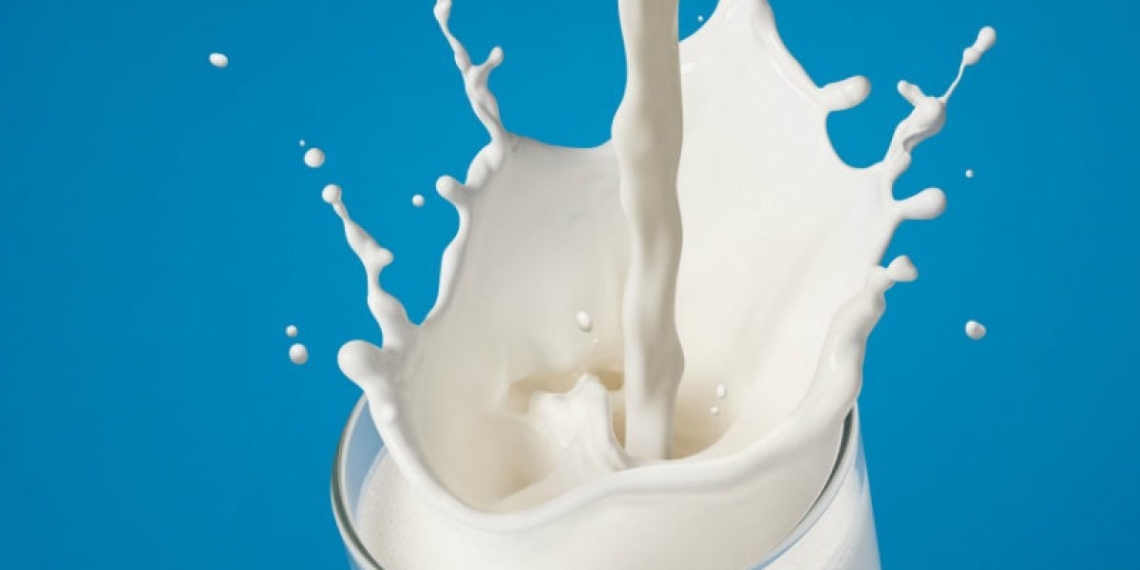Precio de leche anota nueva alza récord en 15 años