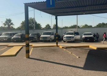 Detectan a 150 migrantes en 13 unidades tipo Uber