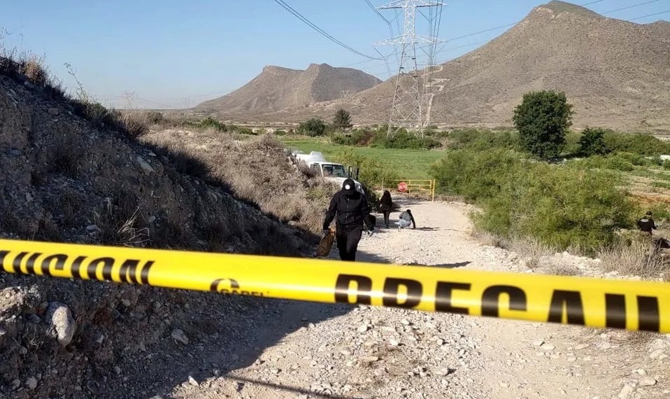 Aseguran pipa mientras robaba combustible en toma clandestina en Ramos Arizpe