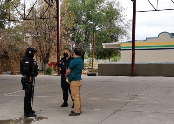 Vigila policía escuelas y áreas comerciales