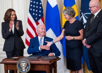 Formalizan Finlandia y Suecia con la OTAN