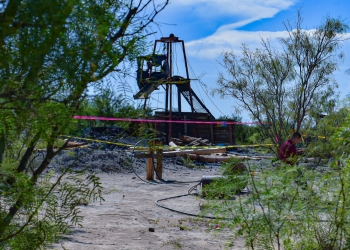 Familiares de mineros atrapados en desacuerdo por Tajo