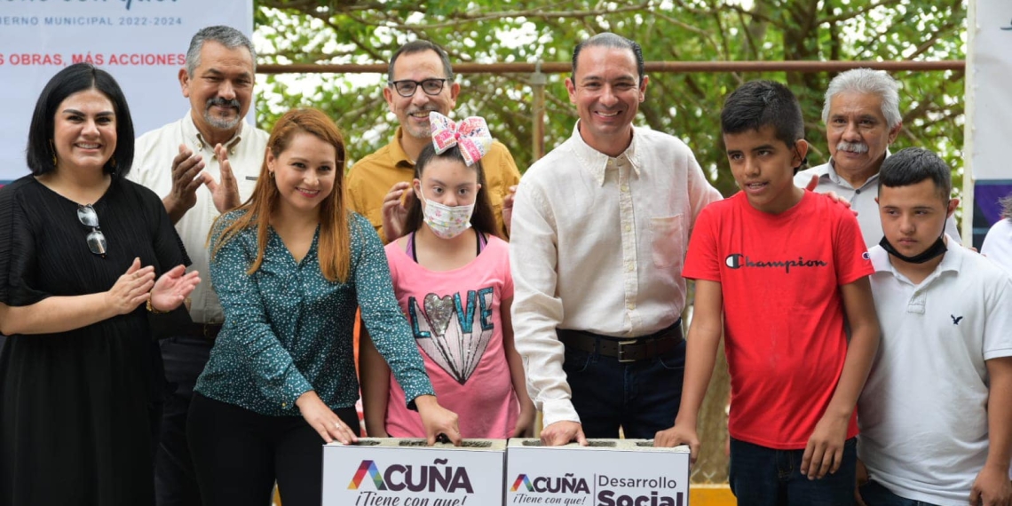 Construyen barda perimetral en el CAM 21