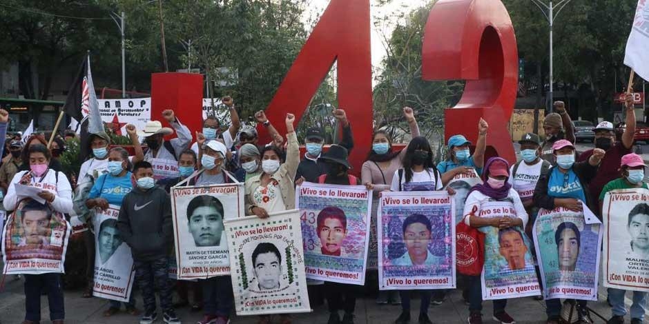 Seis normalistas fueron entregados al “Coronel”