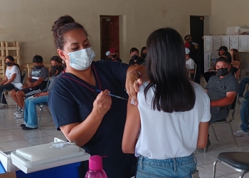 Llegan las vacunas a Arteaga