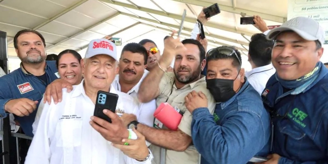 Con el programa de Internet para todos se logrará “la revolución de las conciencias”: AMLO