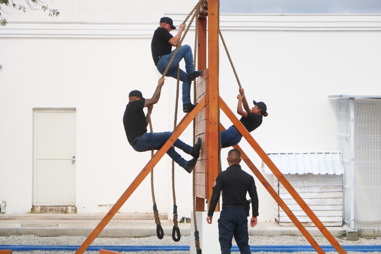 48 cadetes ingresan a la nueva Academia de Policía