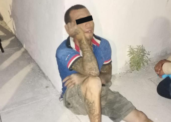 Joven intenta terminar con su vida colgándose de cables eléctricos