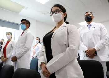 Van sólo 598 médicos especialistas registrados para cubrir la más de 10 mil vacantes: IMSS