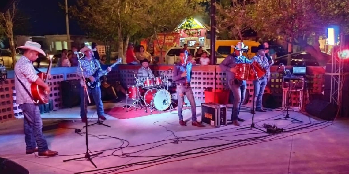Gran asistencia de familias al primer “Baile en tu Colonia”