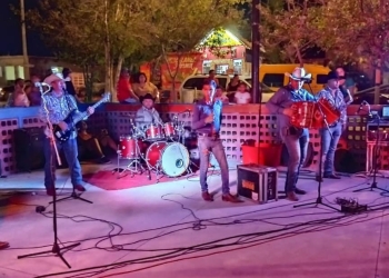 Gran asistencia de familias al primer “Baile en tu Colonia” 
