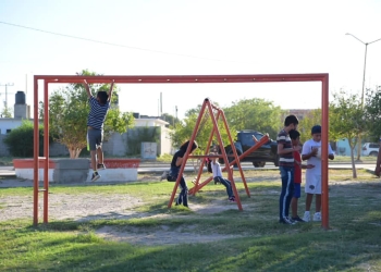 Rehabilitan plaza de fraccionamiento La Misión