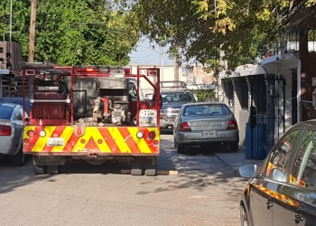 Estruendo en domicilio en colonia 100 casas fue por flamazo en un boiler