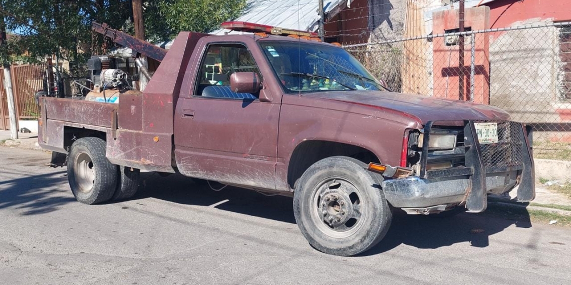 Transportaba en grúa una camioneta robada