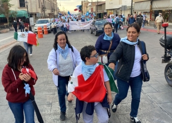 Marchan a favor de la vida
