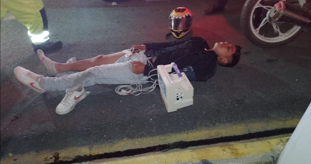 Persecución termina en accidente múltiple