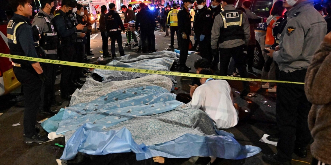Corea del Sur declara el luto oficial tras la muerte de al menos 153 personas en Seúl por una estampida