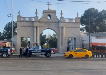 Viven la tradición del Día de Muertos