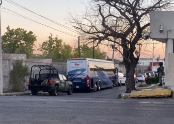 Aseguran camión con droga