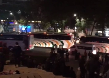 Llegan 150 camiones de Guerrero y 72 de Coahuila a marcha de AMLO