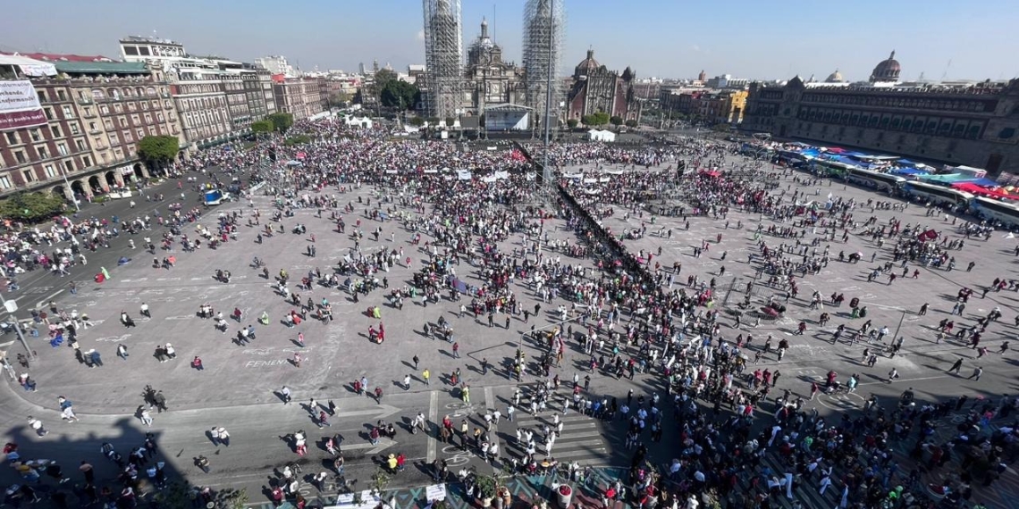 Maestros inconformes de la CNTE se niegan a salir del Zócalo