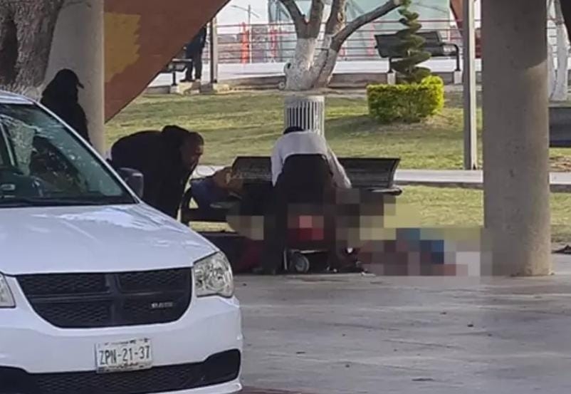 Murió de un infarto mujer encontrada en plaza pública
