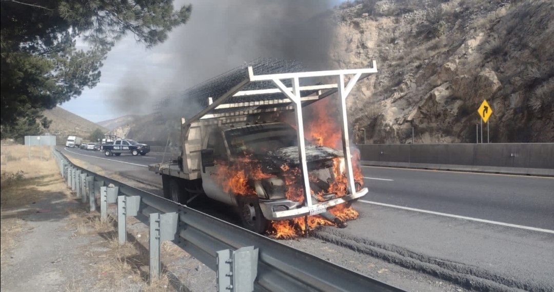 Se incendia vehículo en Los Chorros