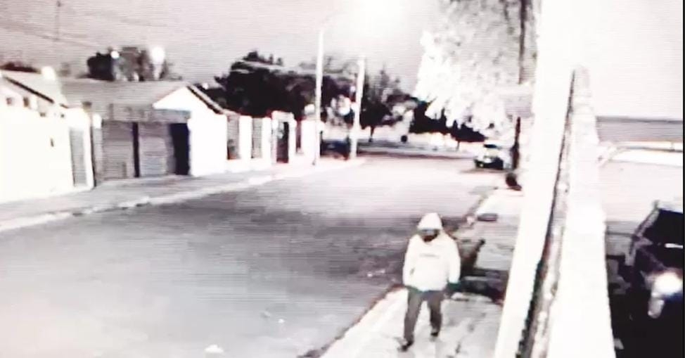 Ladrón recibe descarga eléctrica al querer meterse a una vivienda