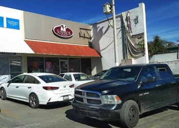 Investigan robo con violencia cometido en pastelería