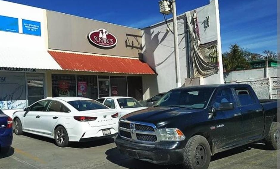 Investigan robo con violencia cometido en pastelería