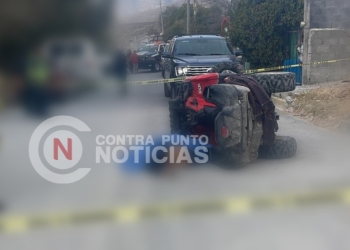 Muere menor tras volcadura