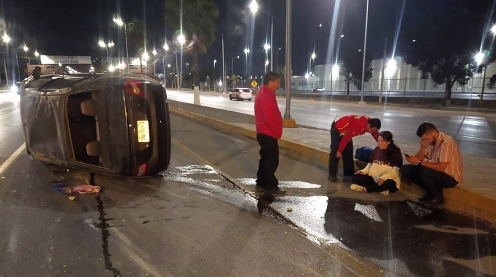 Le cierran en paso y vuelca