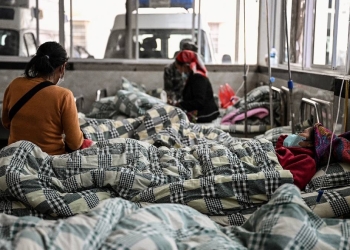 China registra cerca de 13 mil muertes por COVID-19 en hospitales