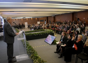 Riesgo y momento epidemiológico COVID actual es distinto al de hace tres años